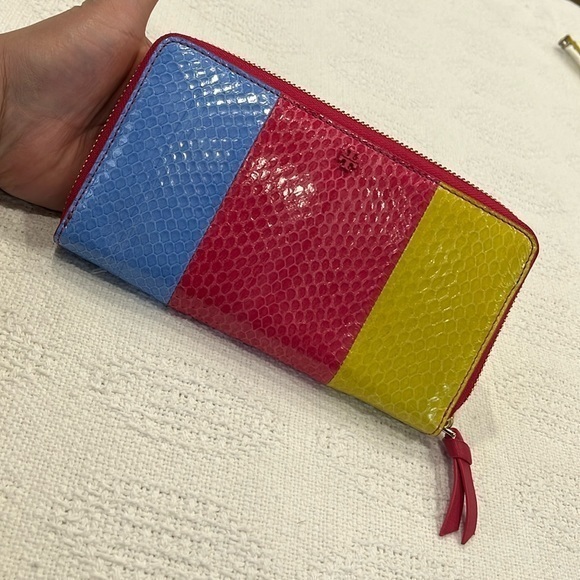 Tory Burch multicolored snake skin embossed like new wallet - Picture 1 of 10